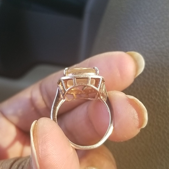 Ring - Picture 3 of 4